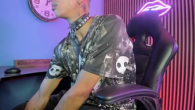 Maximoking26 online show from 23, 2, 2026