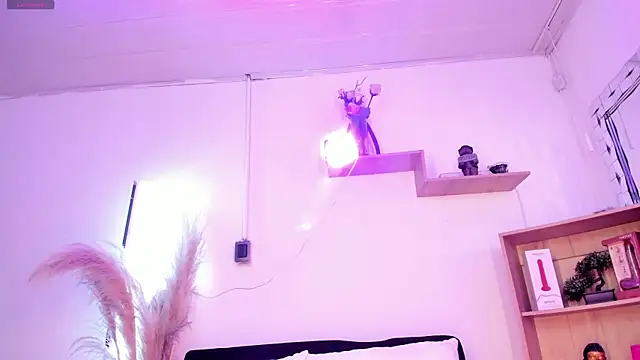 Snapshot of Tylla__ chatting on 30, 5, 2026 Tylla online show from 30, 5, 2026