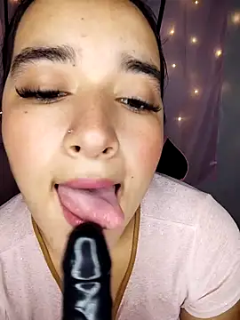 Snapshot of kloe-Dubois chatting on 9, 4, 2026 kloe-Dubois online show from 9, 4, 2026