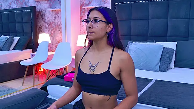 Raven Gloomy online show from 15, 4, 2026