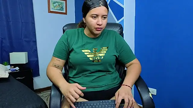 goodgirlxxl online show from 13, 4, 2026