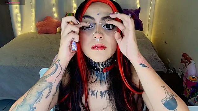 Snapshot of maliciaXpoison chatting on 7, 6, 2026 maliciaXpoison online show from 7, 6, 2026