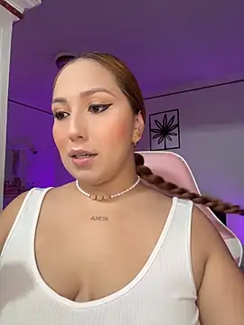 Snapshot of Kiarhatrixie1 chatting on 19, 4, 2026 Kiarhatrixie1 online show from 19, 4, 2026