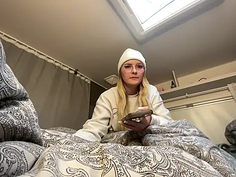 Snapshot of melanieTesss chatting on 16, 2, 2026 melanieTesss online show from 16, 2, 2026