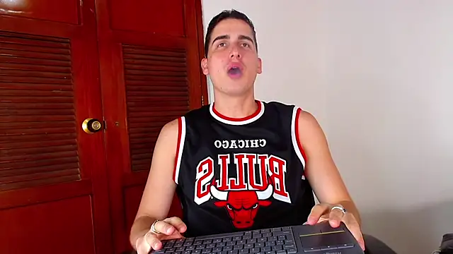 ryanlevi1 online show from 16, 2, 2026