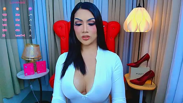 Snapshot of Laureen_Hilton chatting on 23, 7, 2026 Laureen Hilton online show from 23, 7, 2026