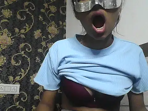 Snapshot of Rani1993 chatting on 28, 2, 2026 Rani1993 online show from 28, 2, 2026