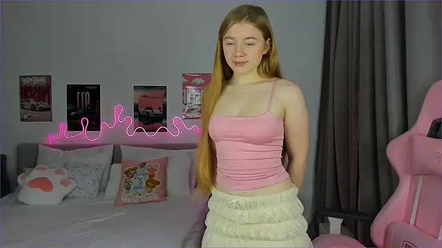 EvaRaee online show from 6, 3, 2026