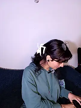 Lili  Clan online show from 4, 3, 2026