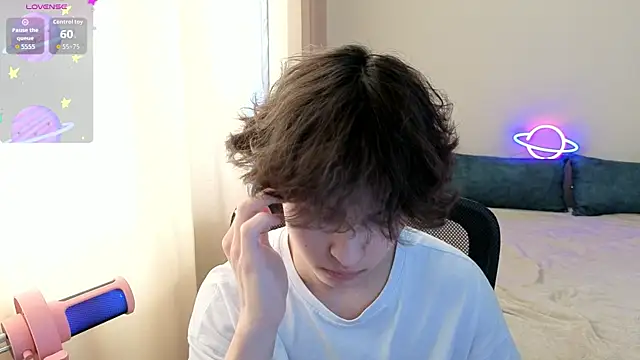  LukaHayes  online show from 9, 4, 2026