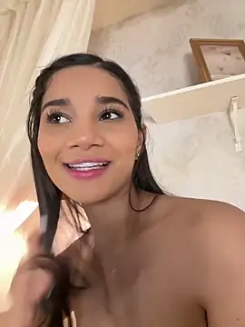 AlessiaVallmont online show from 10, 4, 2026