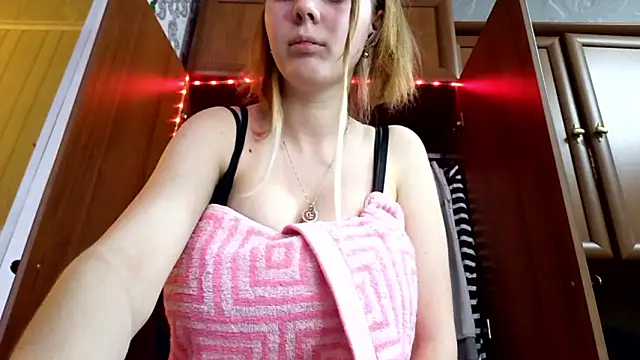 VictoriaDeese online show from 12, 3, 2026