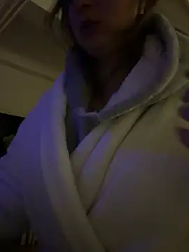 Frenchgirl45 online show from 4, 4, 2026