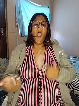 indianstrawberrylips4u online show from 1, 6, 2026