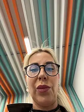 LisaMurr online show from 15, 4, 2026