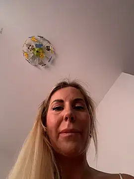 Snapshot of LisaMurr chatting on 16, 7, 2026 LisaMurr online show from 16, 7, 2026