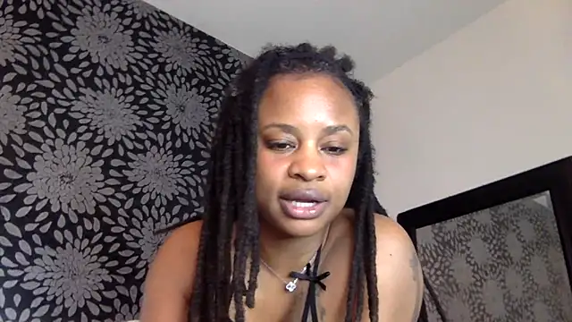 Snapshot of thehoneyhazel chatting on 3, 5, 2026 thehoneyhazel online show from 3, 5, 2026