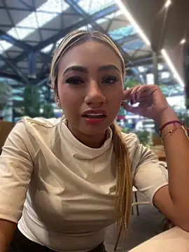Snapshot of Dulce_Sofi_ chatting on 14, 7, 2026 Dulce Sofi online show from 14, 7, 2026