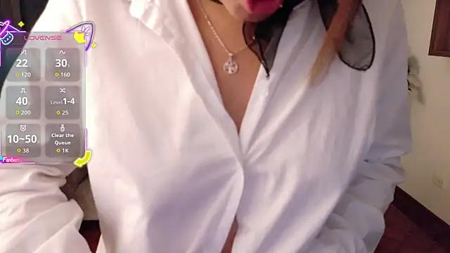 Snapshot of Alessia_Monroe_ chatting on 3, 3, 2026 Alessia Monroe online show from 3, 3, 2026