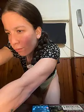 Snapshot of Melu12 chatting on 14, 7, 2026 Melu12 online show from 14, 7, 2026