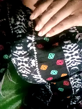 BreezySexyGirl69 online show from 15, 4, 2026