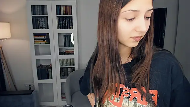 littleevilon online show from 22, 2, 2026