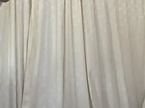 Zoe Robbins online show from 4, 4, 2026