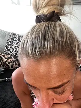 ScarlettGold  online show from 31, 3, 2026