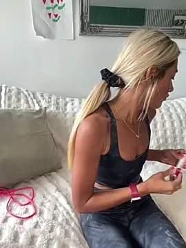 ScarlettGold  online show from 11, 5, 2026