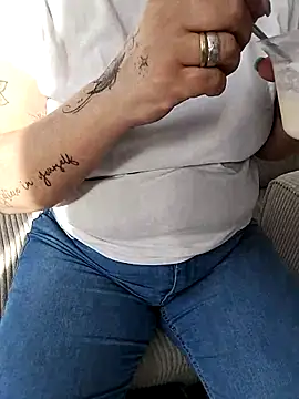 Emma12117 online show from 12, 3, 2026