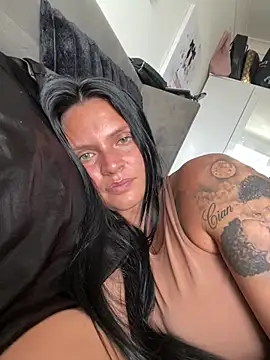 Destinylovex online show from 9, 4, 2026