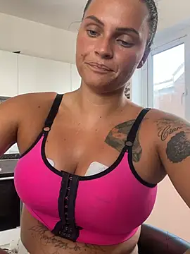 Snapshot of Destinylovex chatting on 18, 6, 2026 Destinylovex online show from 18, 6, 2026