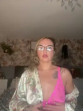 Cherrybomb2885 online show from 20, 2, 2026