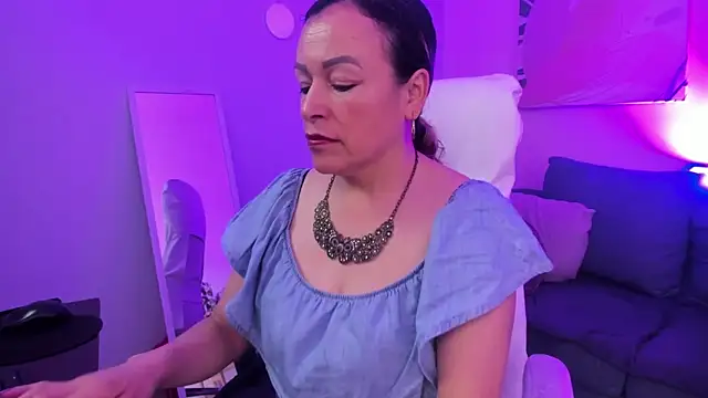 Snapshot of Ivonne_4 chatting on 2, 4, 2026 Ivonne 4 online show from 2, 4, 2026