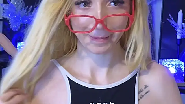Snapshot of KarmaArms chatting on 21, 3, 2026 KarmaArms online show from 21, 3, 2026
