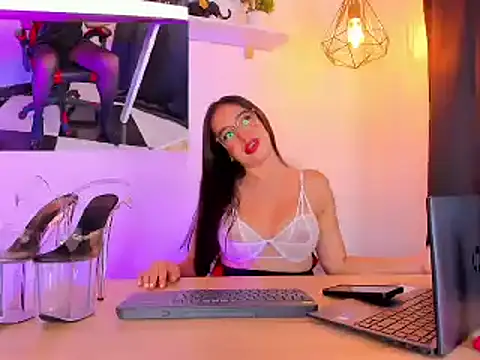 Snapshot of spicy_white_ chatting on 27, 2, 2026 spicy white online show from 27, 2, 2026