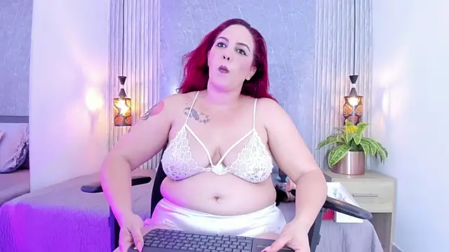 Snapshot of Eva_milfxxx chatting on 7, 7, 2026 Eva milfxxx online show from 7, 7, 2026