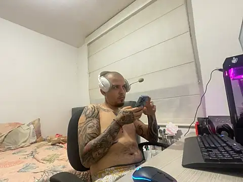 Snapshot of Maximo_Garcia17 chatting on 21, 2, 2026 Maximo Garcia17 online show from 21, 2, 2026