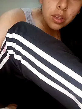 Rosyshadow online show from 15, 4, 2026