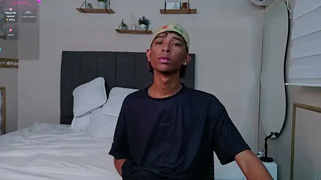 Little Twink19x online show from 27, 2, 2026