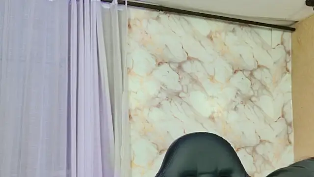 QueenSallyDesire online show from 11, 4, 2026