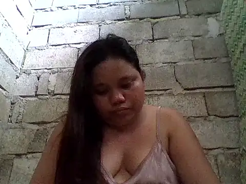 Snapshot of sweetlyn31 chatting on 5, 5, 2026 sweetlyn31 online show from 5, 5, 2026
