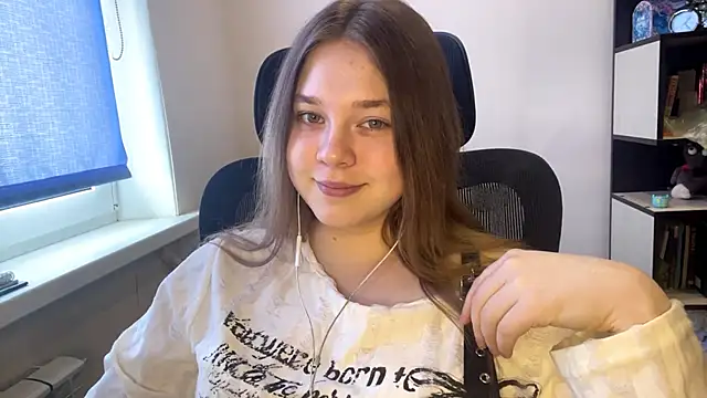 TomikoPfau online show from 19, 3, 2026