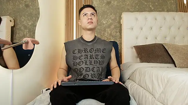 Stiven Zarek online show from 25, 3, 2026