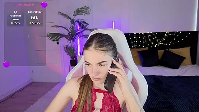 Snapshot of Ann_Wood chatting on 24, 7, 2026 Ann Wood online show from 24, 7, 2026
