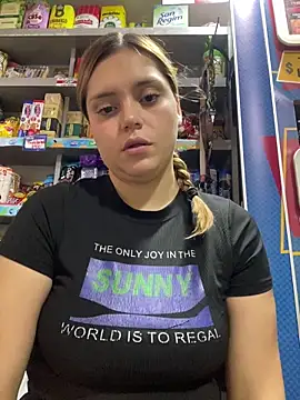 Snapshot of Larajeans- chatting on 28, 2, 2026 Larajeans- online show from 28, 2, 2026