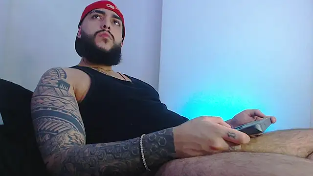 SantiagoHincapiie online show from 19, 3, 2026