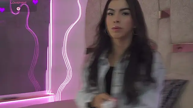 Fernanda thail  online show from 24, 3, 2026