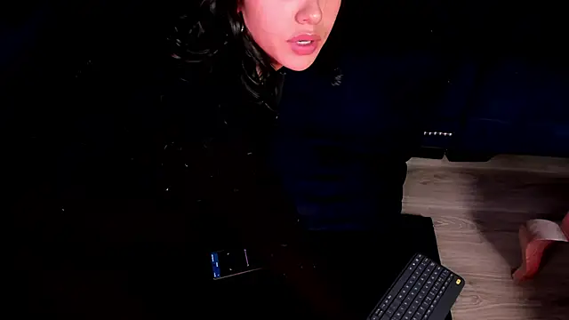 Snapshot of Fiorelaa_ chatting on 3, 6, 2026 Fiorelaa online show from 3, 6, 2026