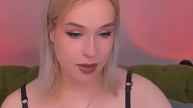Snapshot of serene_land chatting on 4, 5, 2026 serene land online show from 4, 5, 2026